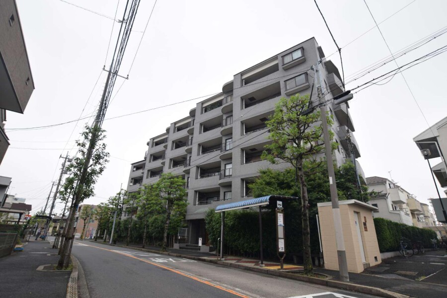 3LDK Apartment to Buy in Edogawa-ku Exterior