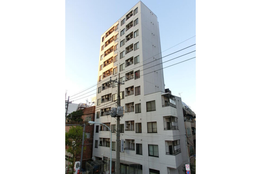 1R Apartment to Rent in Kita-ku Exterior