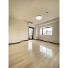 3LDK Apartment to Rent in Osaka-shi Kita-ku Interior