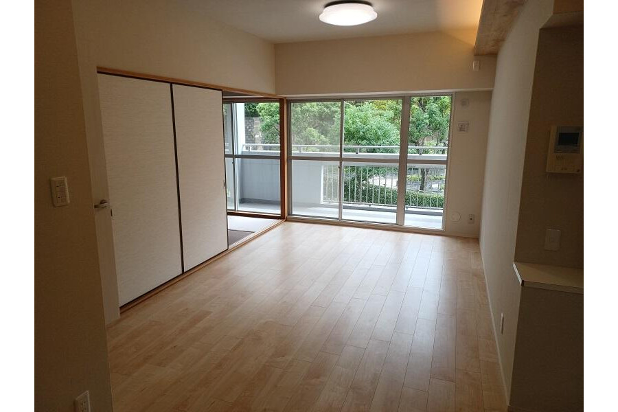 4LDK Apartment to Buy in Suita-shi Interior
