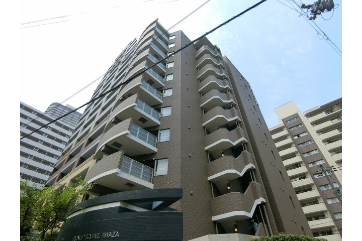 1K Apartment to Rent in Osaka-shi Nishi-ku Exterior