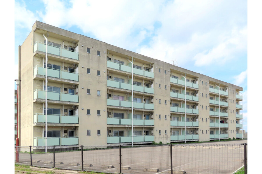 2K Apartment to Rent in Yonago-shi Exterior