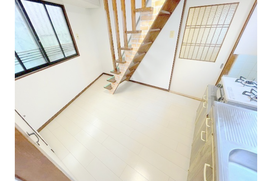 3DK House to Rent in Matsubara-shi Living Room