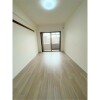 2LDK Apartment to Rent in Osaka-shi Tsurumi-ku Interior