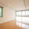 5LDK Apartment to Rent in Minato-ku Living Room