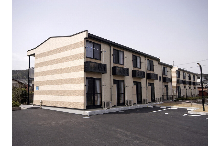 1K Apartment to Rent in Nantan-shi Exterior