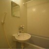 1K Apartment to Rent in Osaka-shi Ikuno-ku Bathroom