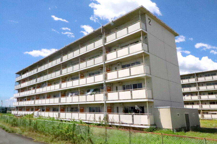 2DK Apartment to Rent in Kato-shi Exterior