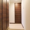 1LDK Apartment to Rent in Chiyoda-ku Entrance Hall