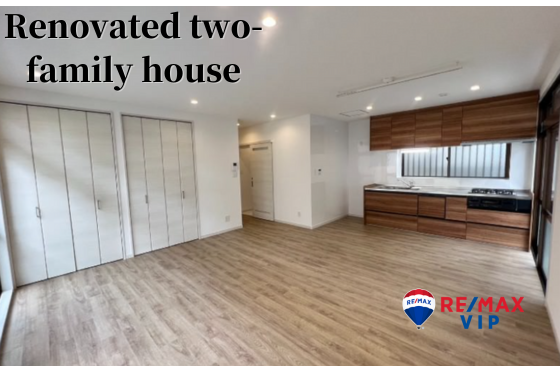 那霸市出售中的4LDK独栋住宅房地产 起居室