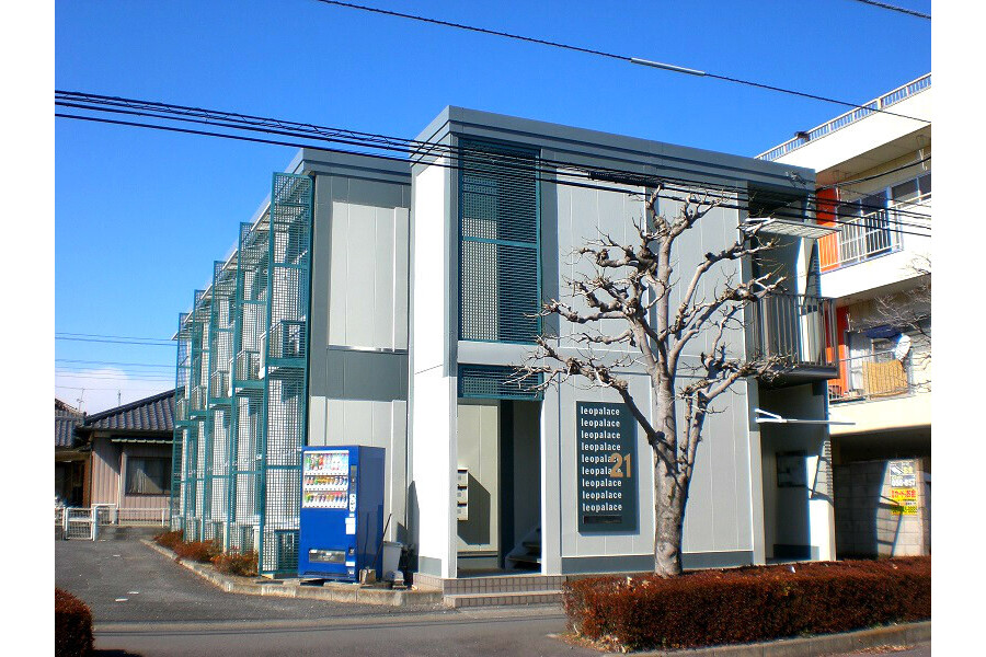 1K Apartment to Rent in Honjo-shi Exterior