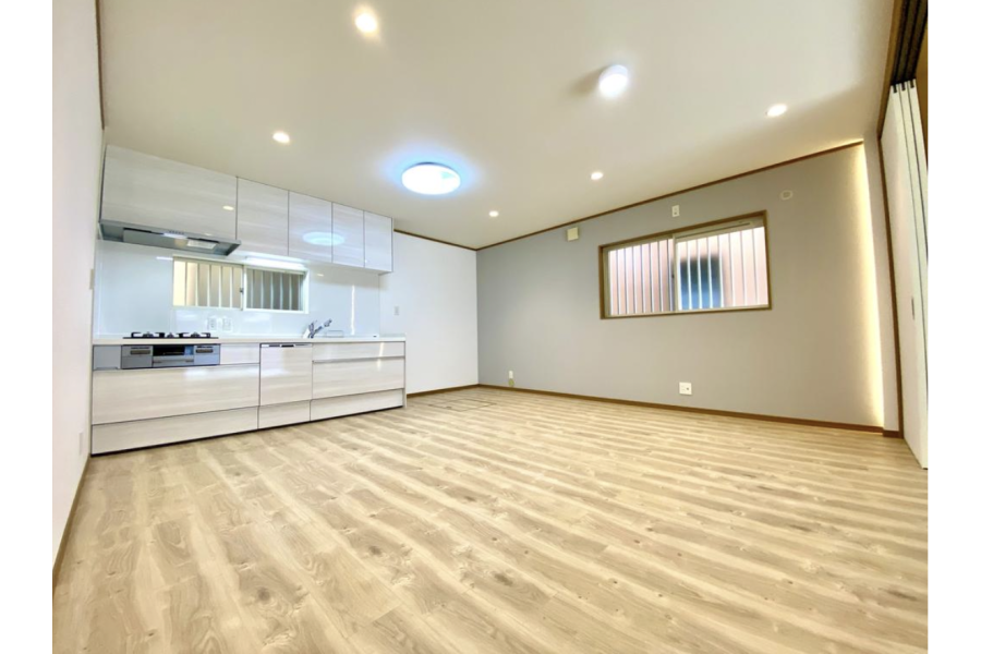 4LDK House to Buy in Matsubara-shi Living Room
